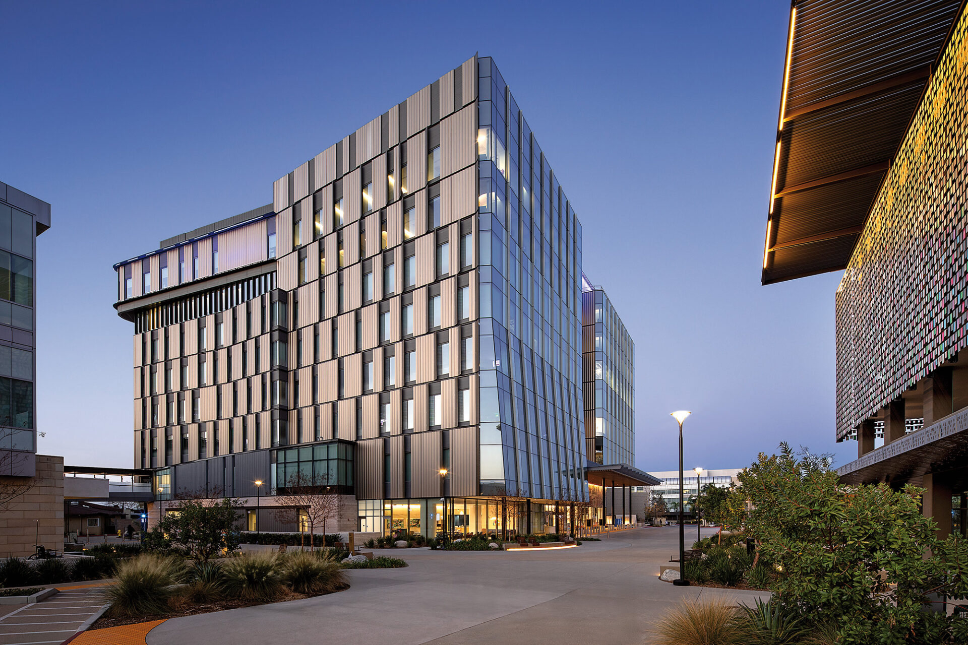 CO Architects - City of Hope, Hope Plaza